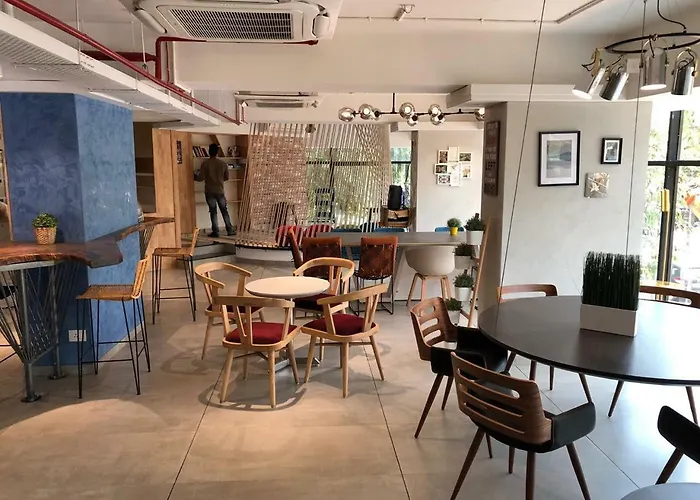 Indie Stays, Bkc